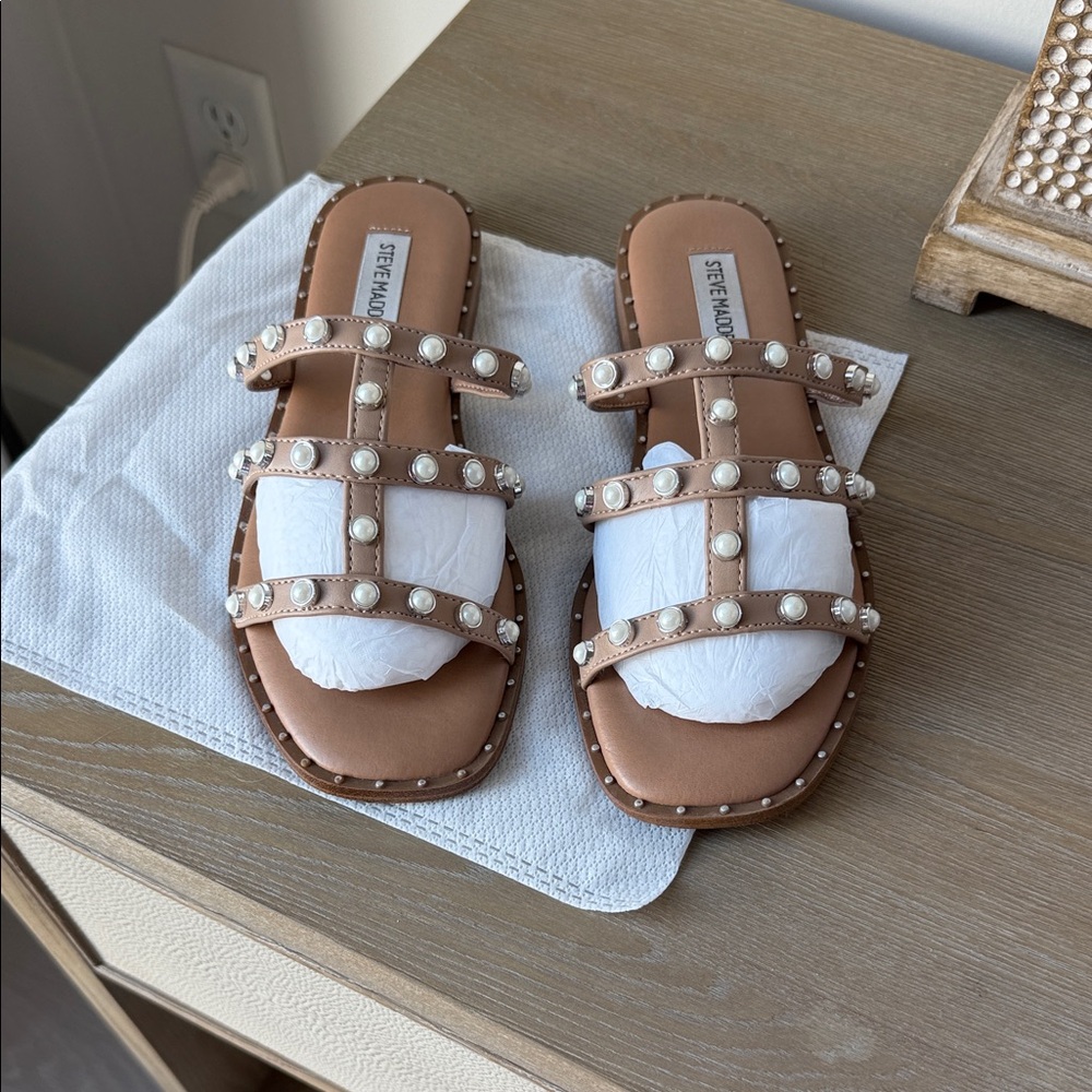Steve Madden Tan and White Pearl Studded Sandals
